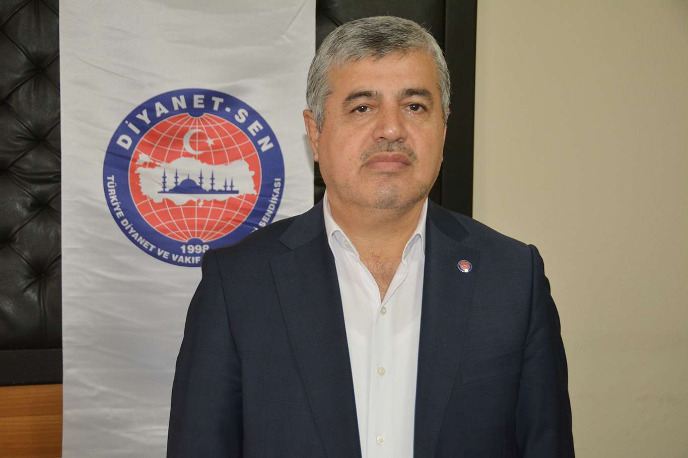 Yılbaşı kutlamalarının amacı İslam’ın haram kıldığı kötülükleri meşrulaştırmaktır! Yılbaşı kutlamalarının amacı İslam’ın haram kıldığı kötülükleri meşrulaştırmaktır!